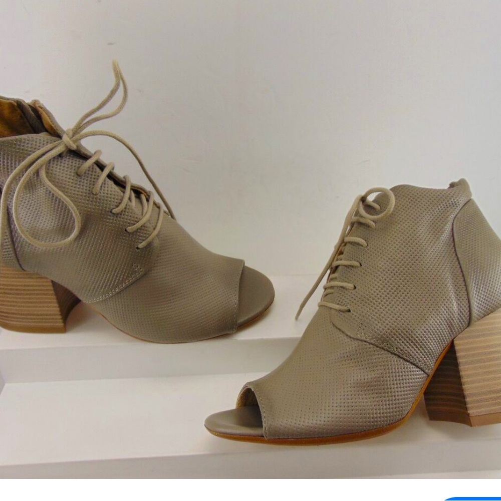 Mana snake skin womens boot